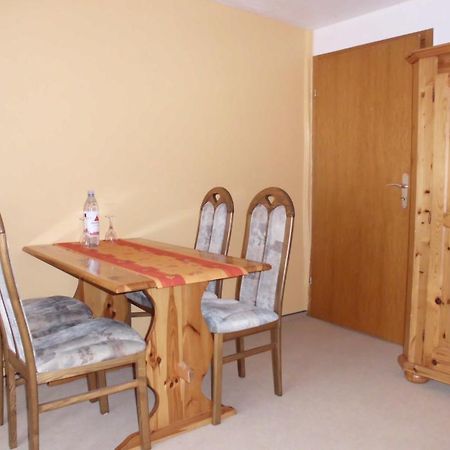 Zur Alten Fuldaschleife Guxhagen Kamer foto